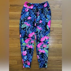 Lilly Pulitzer Medium Luxletic Island Mid-Rise ‘Earned Stripe’ Joggers LIKE NEW!